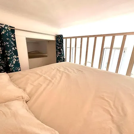 Mezzanine Sur Le Port Apartment Nice