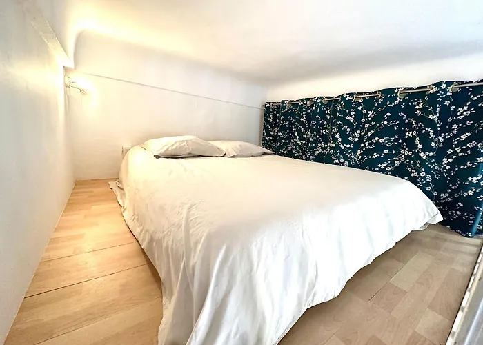 Mezzanine Sur Le Port Daire Nice